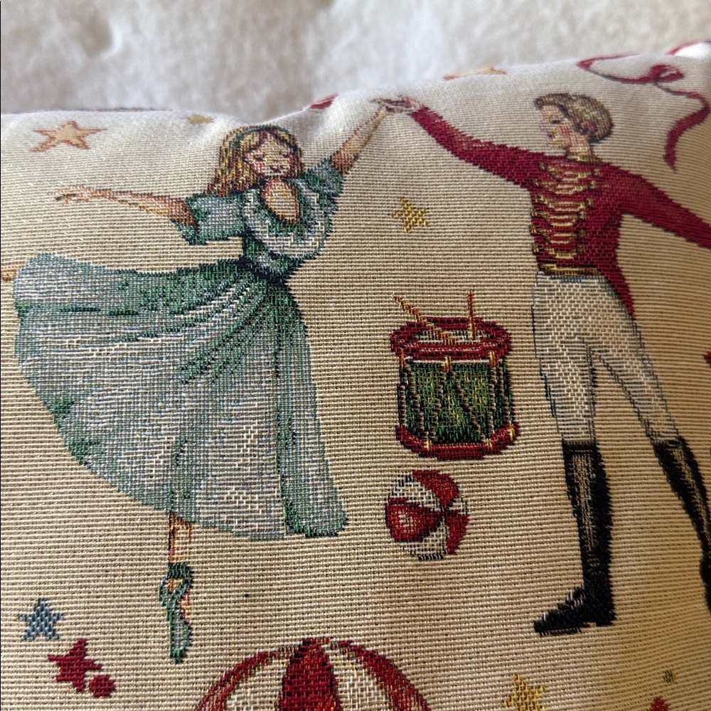 Caldeira Crosstitch Christmas stitched pillows 🎅🏻🎅🏻 - Picture 9 of 10